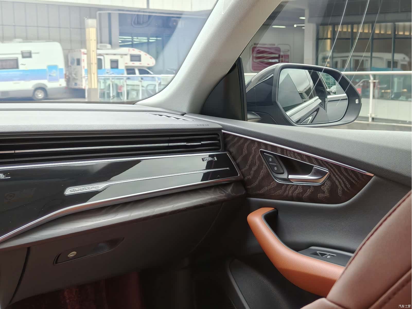 Audi Q8, 2023 12