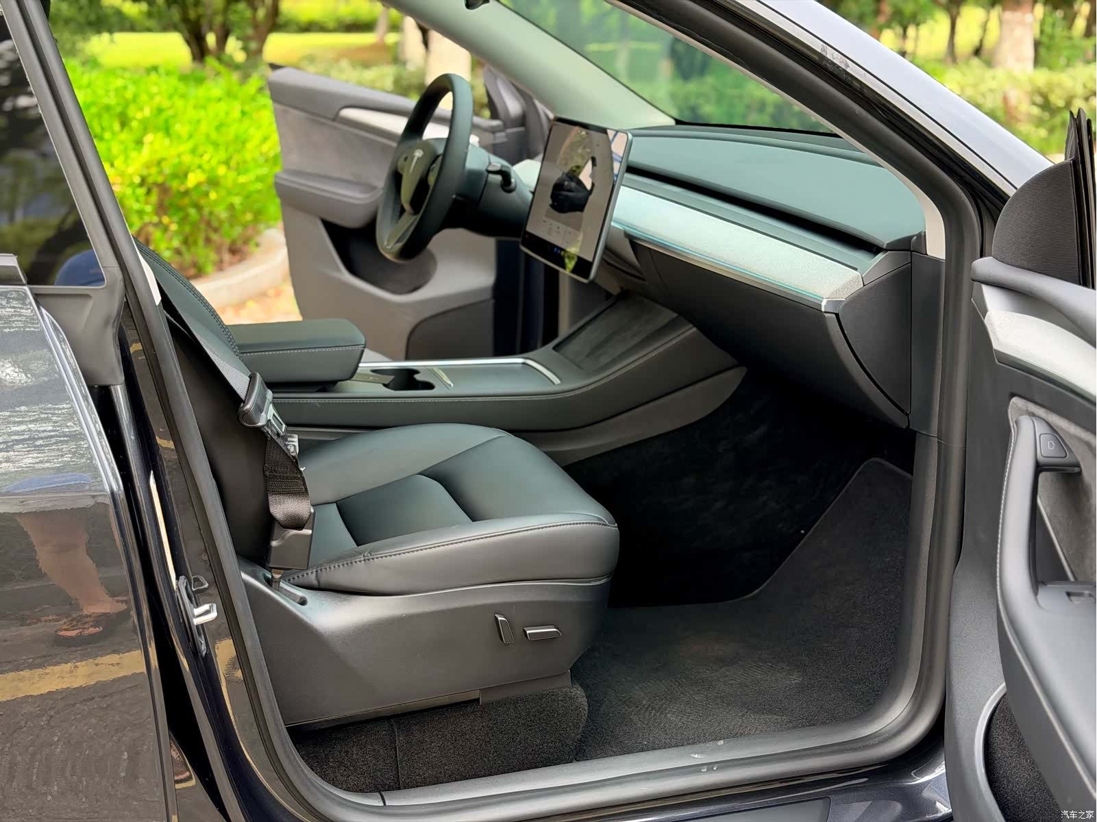 Tesla Model Y, 2024 12
