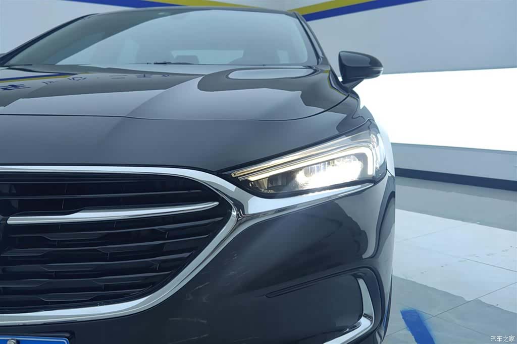 Buick LaCrosse, 2022 все фото