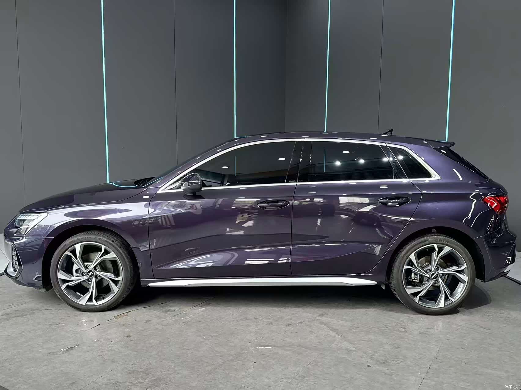 Audi Flying Spur, 2025 4