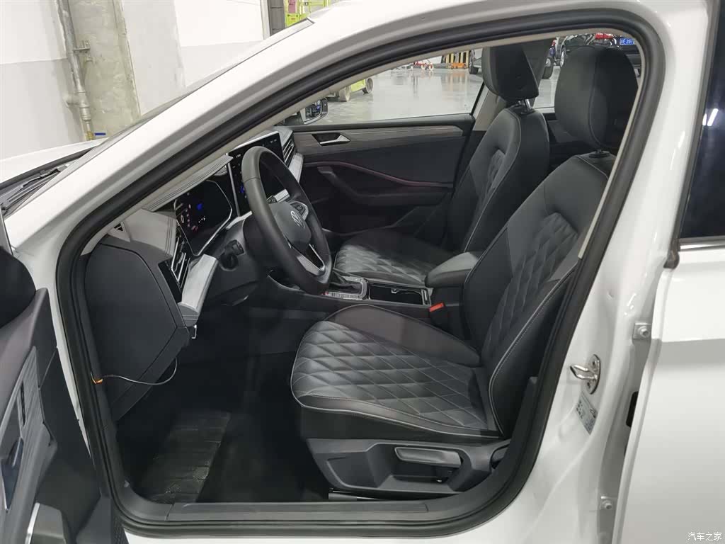 Volkswagen Sagitar, 2024 10