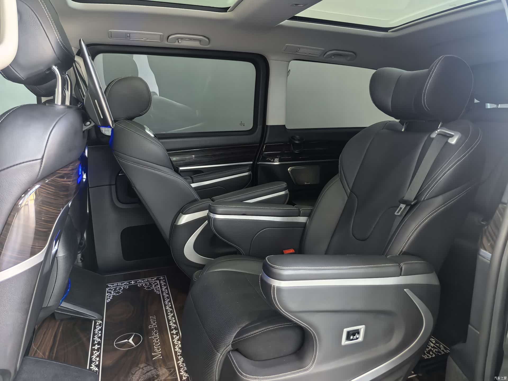 Mercedes-Benz V-Class, 2020 14