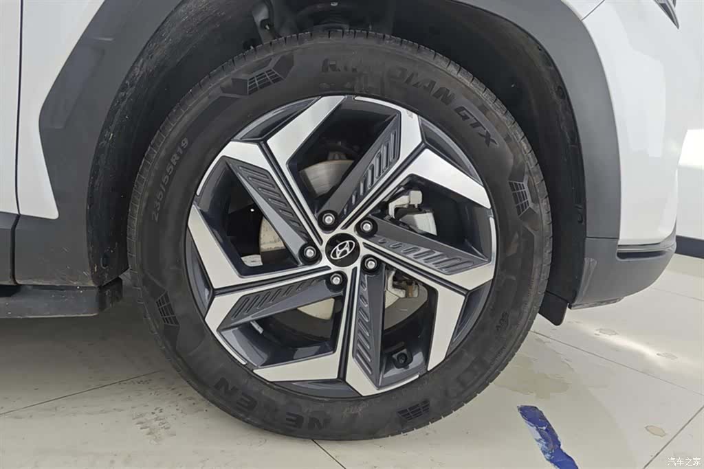 Hyundai Tucson L, 2023 6