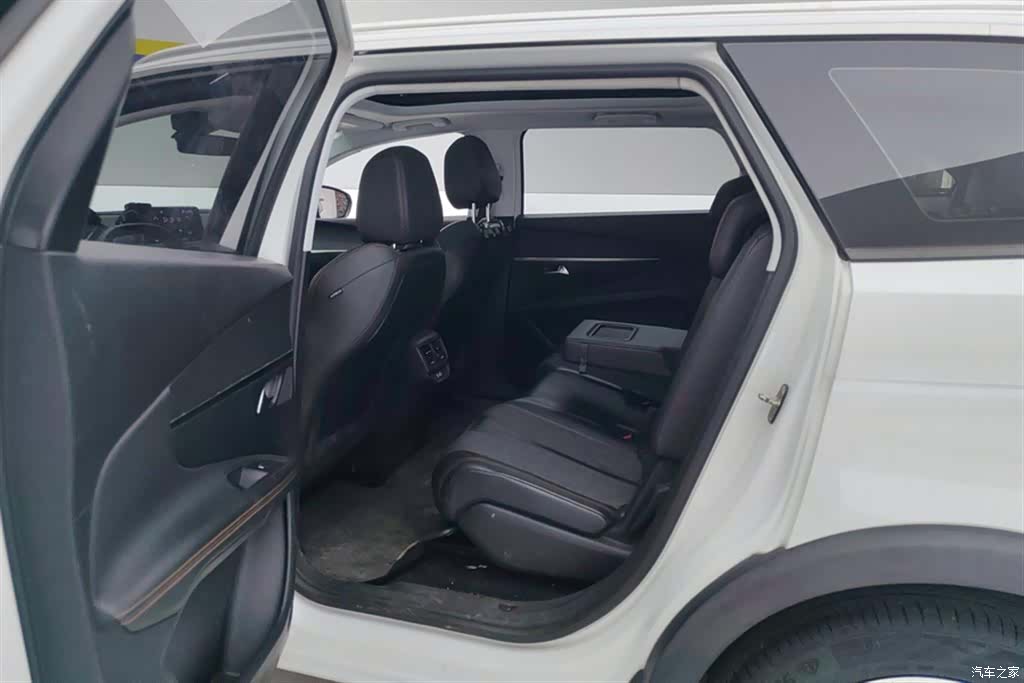 Peugeot 5008, 2017 11