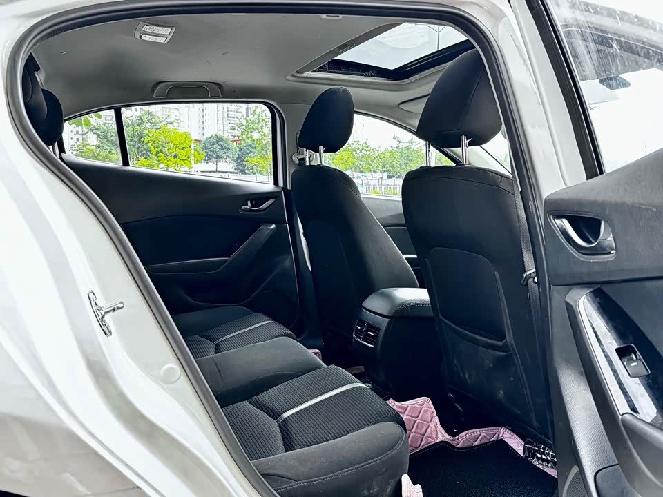 Mazda 3 Angkesaila