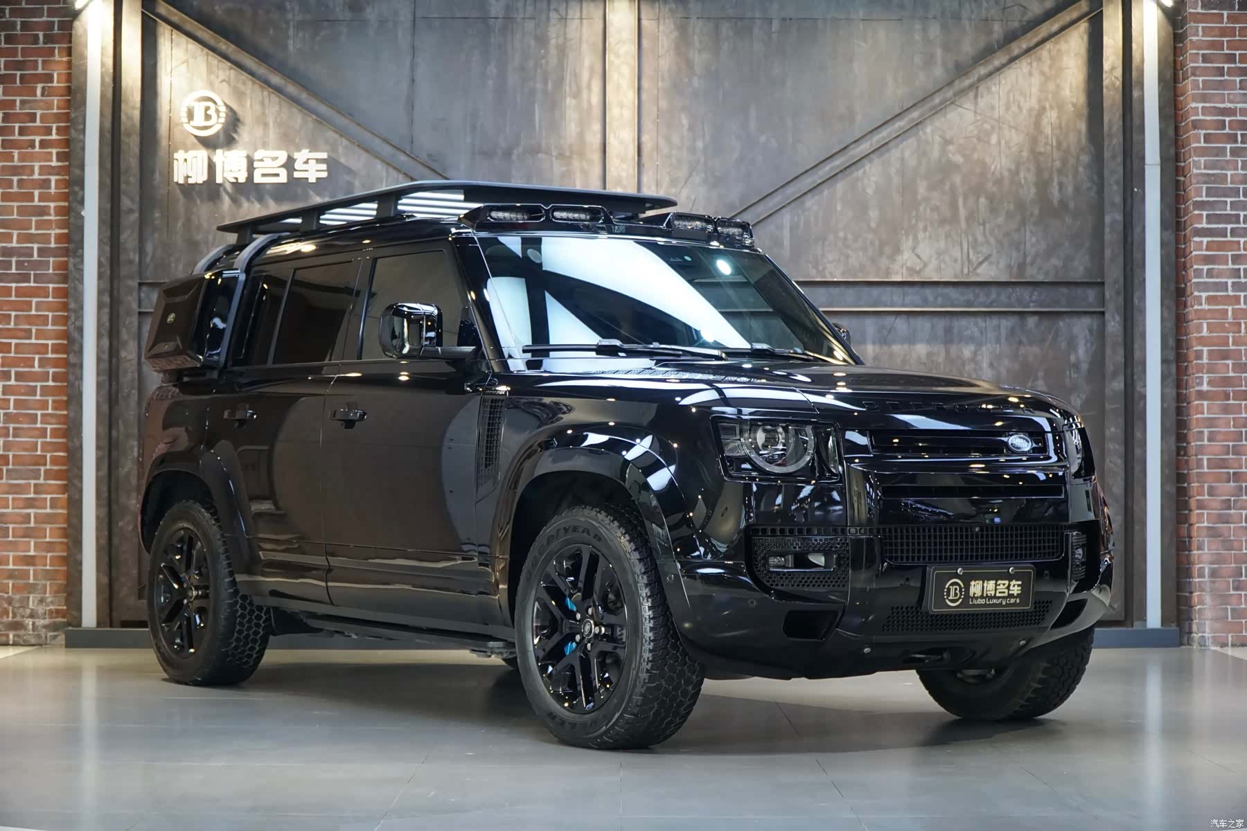 Land Rover Defender, 2022 3
