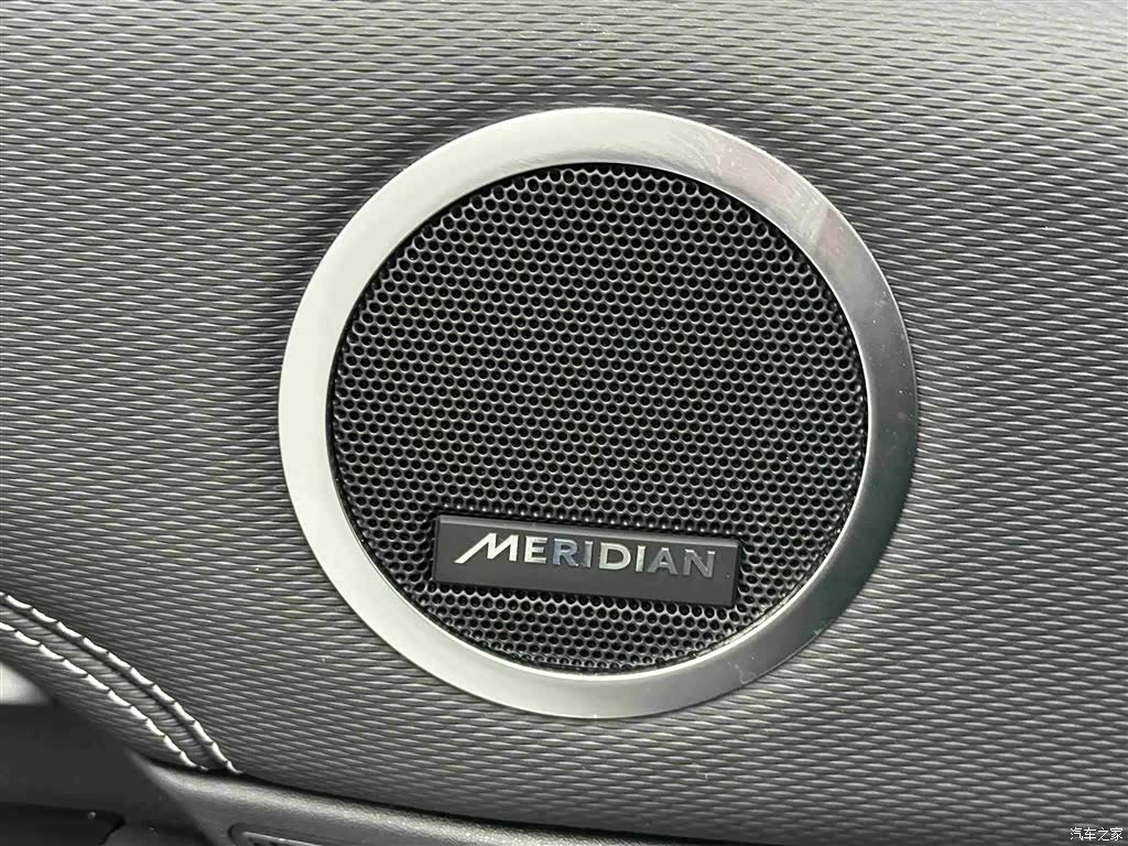Land Rover Discovery, 2025 12