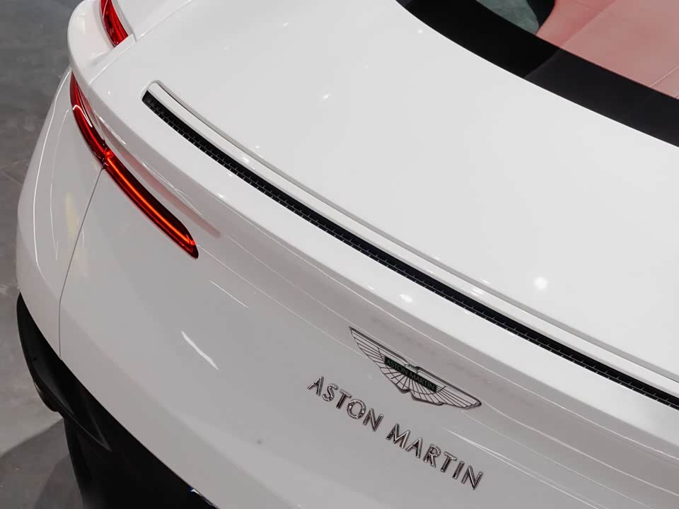 Aston Martin DB11