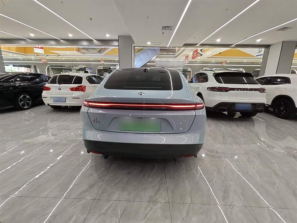 NIO ET5