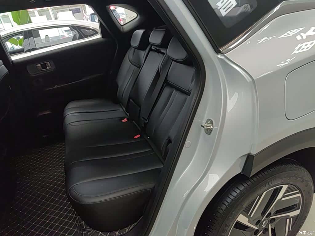 Wuling Starlight, 2025 17