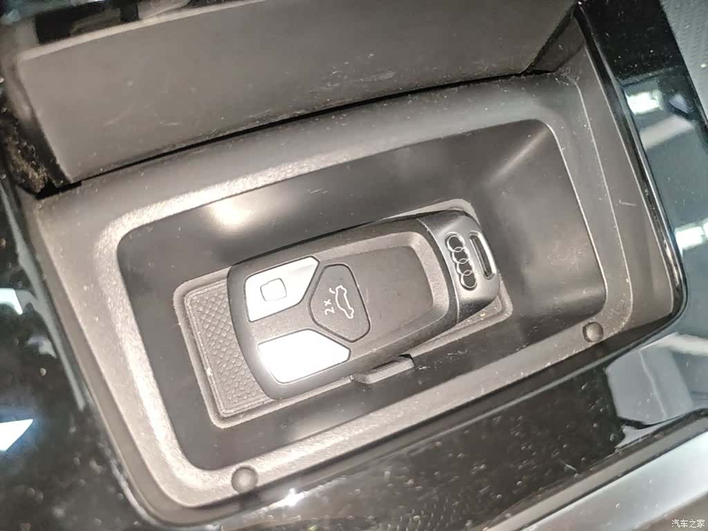 Audi Q5L, 2025 15