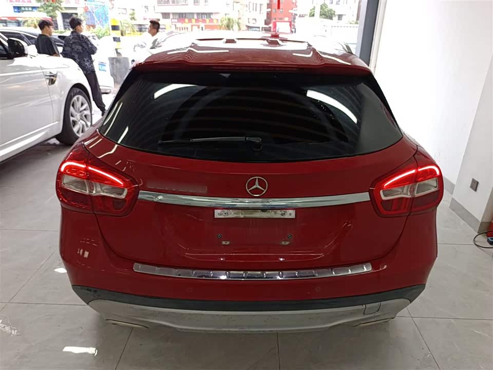 Mercedes-Benz GLA