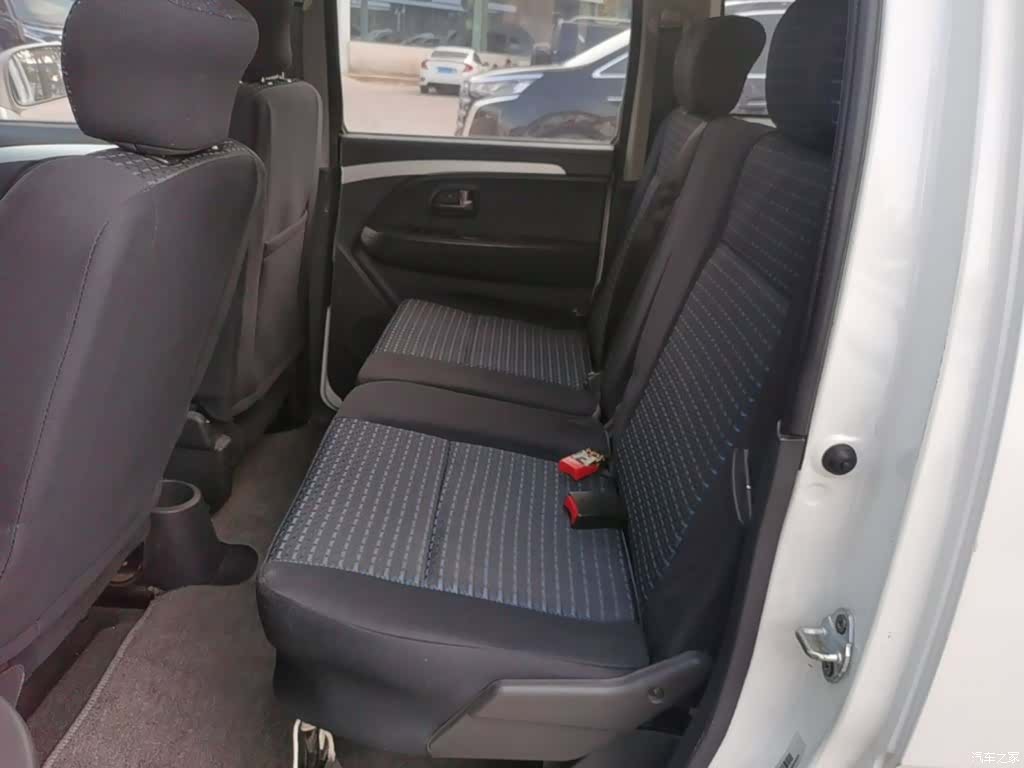 Suzuki X5, 2015 17