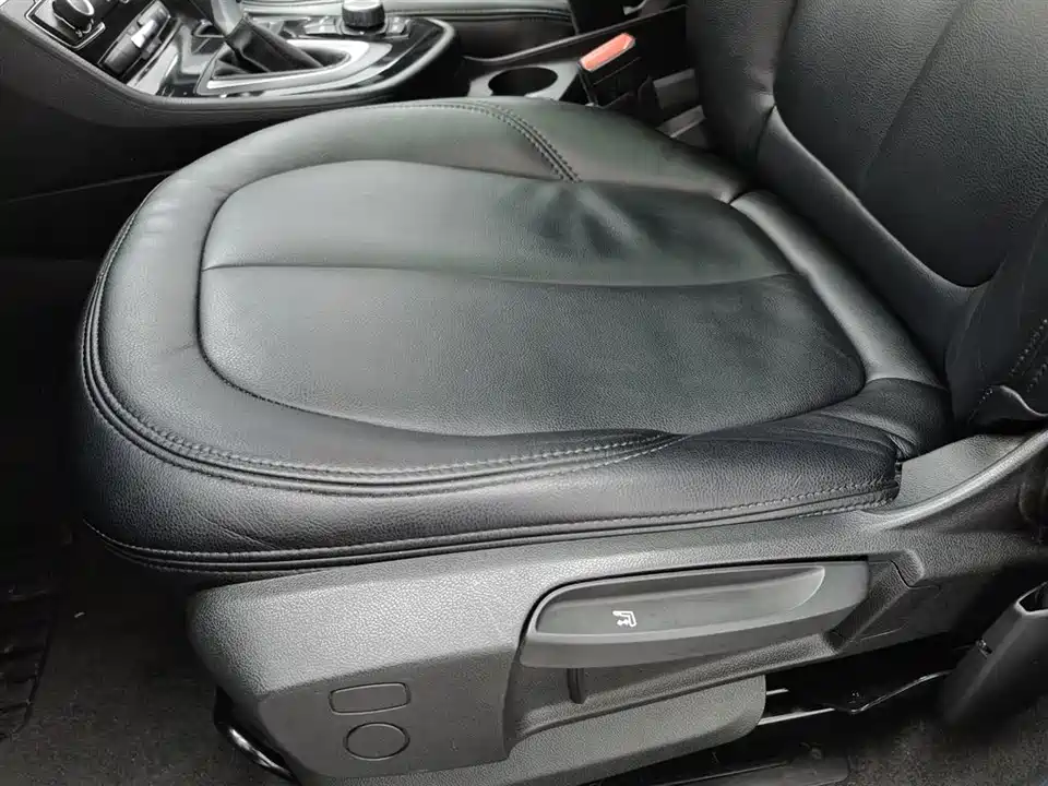 BMW 2 series station wagon