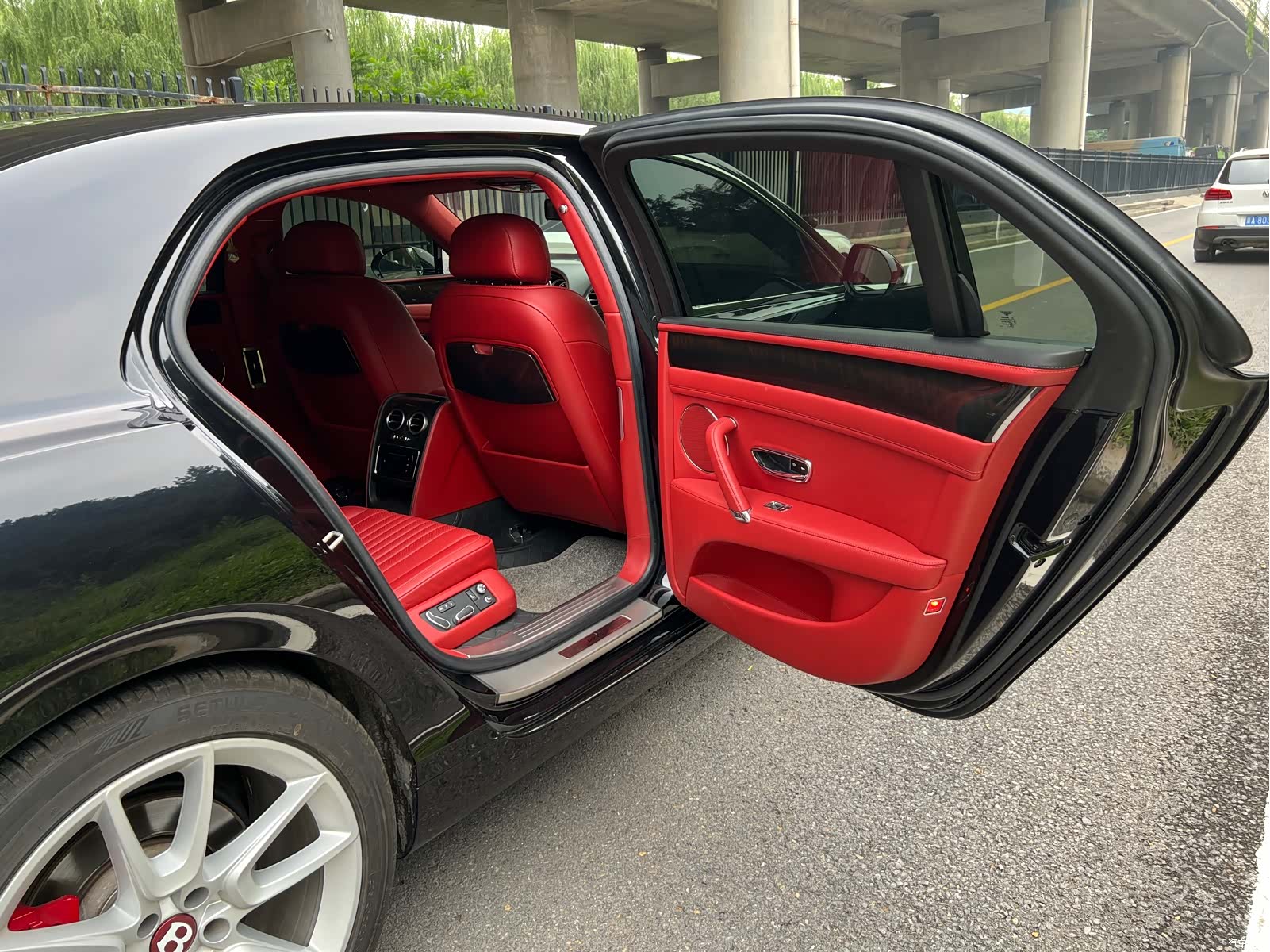 Bentley Flying Spur, 2018 23