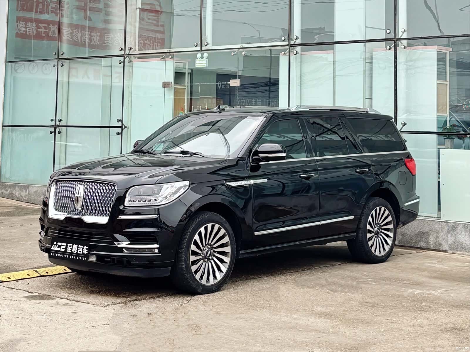 Lincoln Navigator, 2019 1
