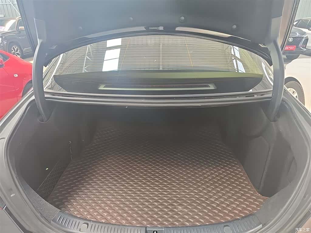 Mercedes-Benz E-Class, 2023 19