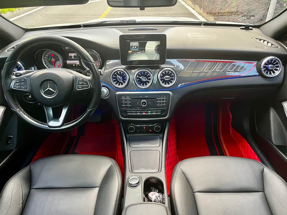 Mercedes-Benz CLA