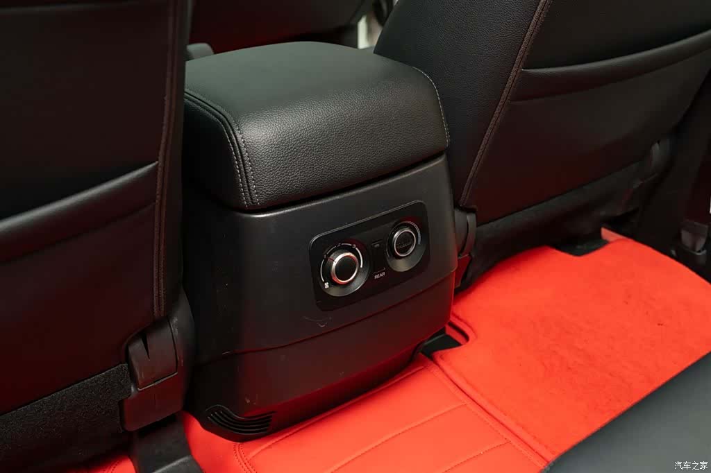 Mitsubishi Pajero, 2026 17