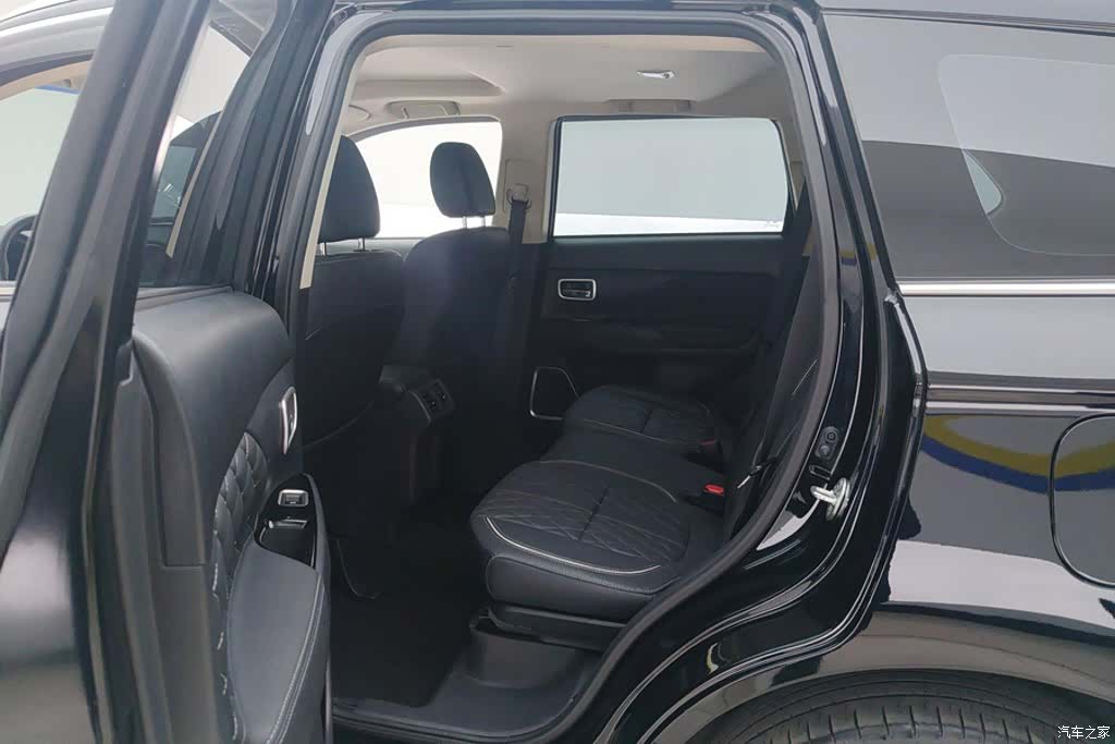 Mitsubishi Outlander, 2021 11