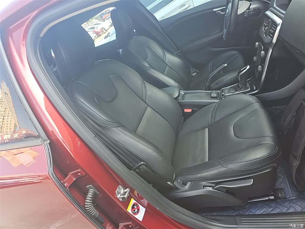 Volvo V40, 2018 25