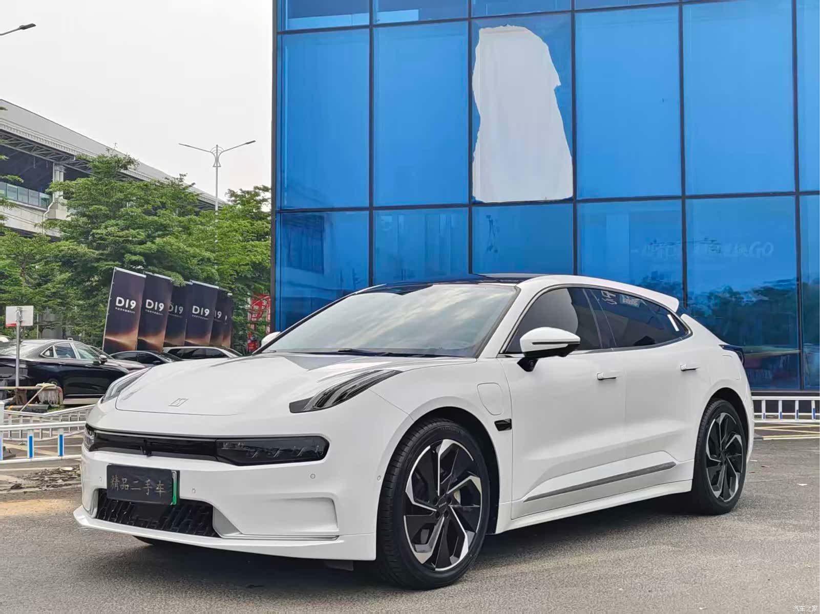 Zeekr 001
