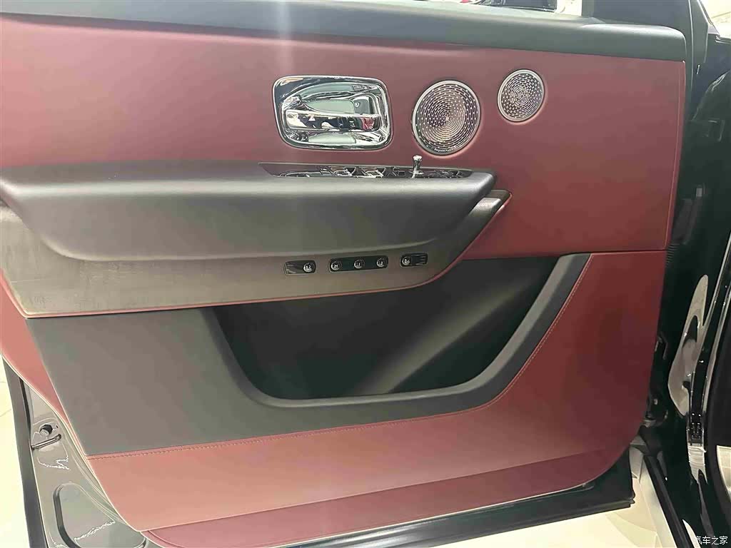 Rolls-Royce Cullinan, 2020 7