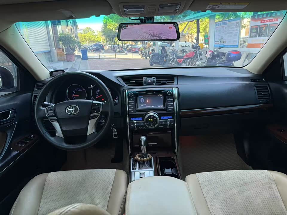 Toyota Reiz Toyota Reiz