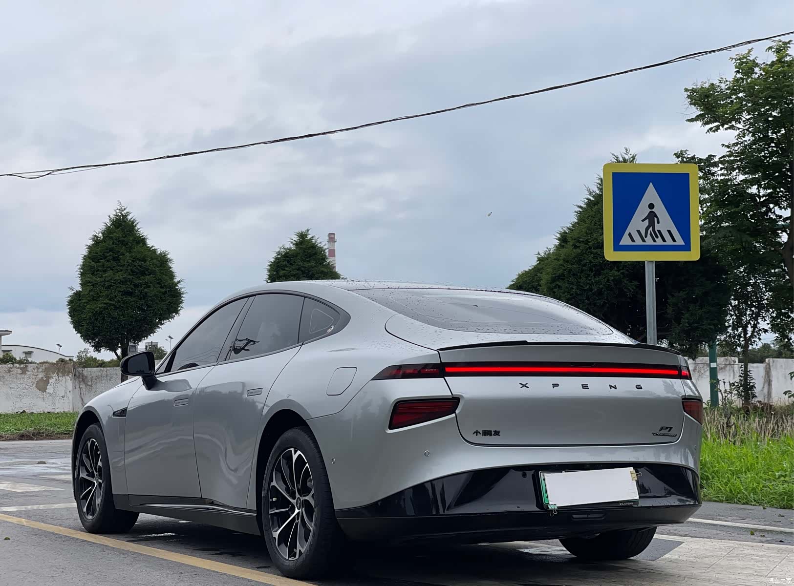 Xpeng P7, 2023 все фото