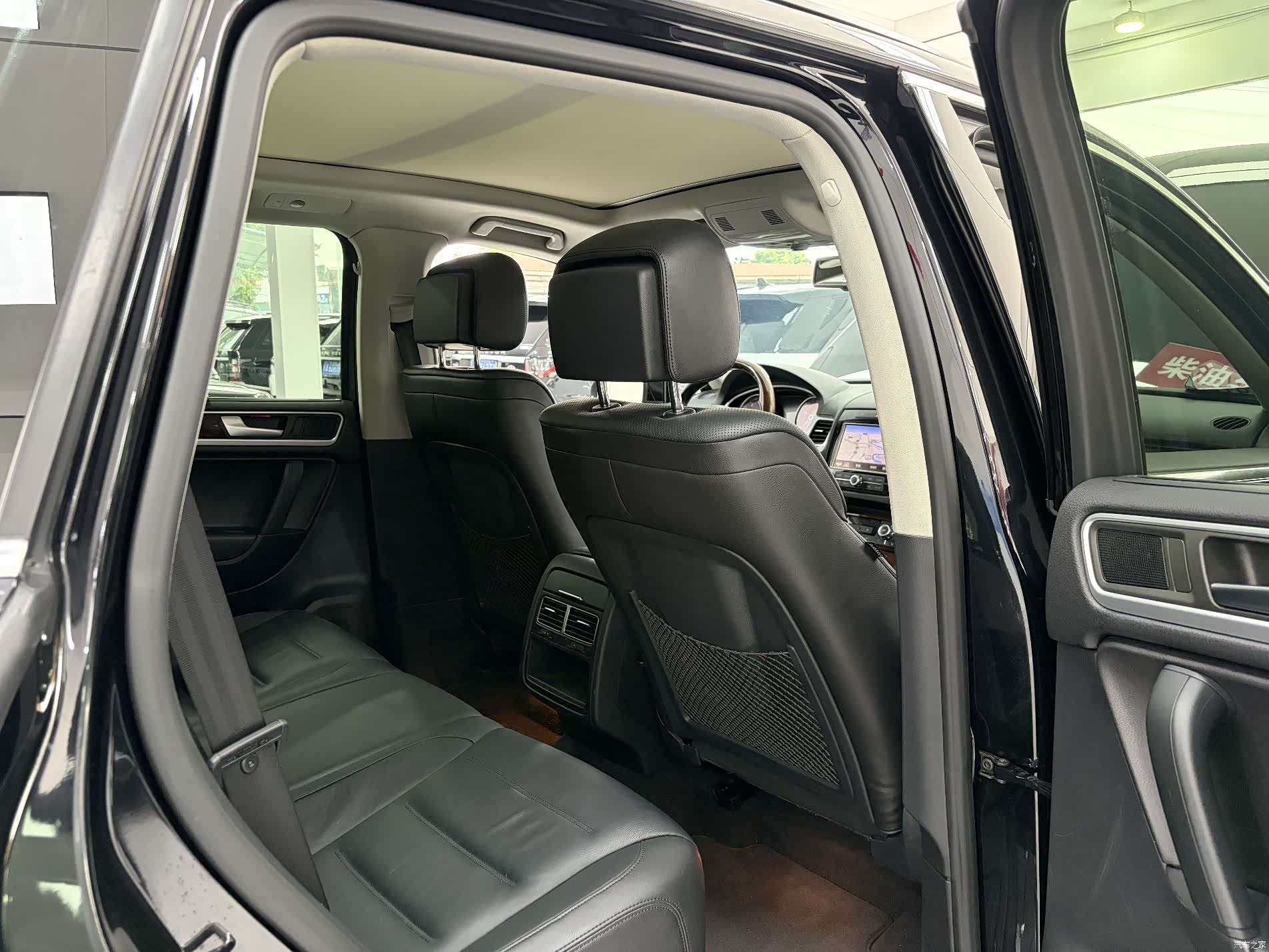 Volkswagen Touareg, 2015 30