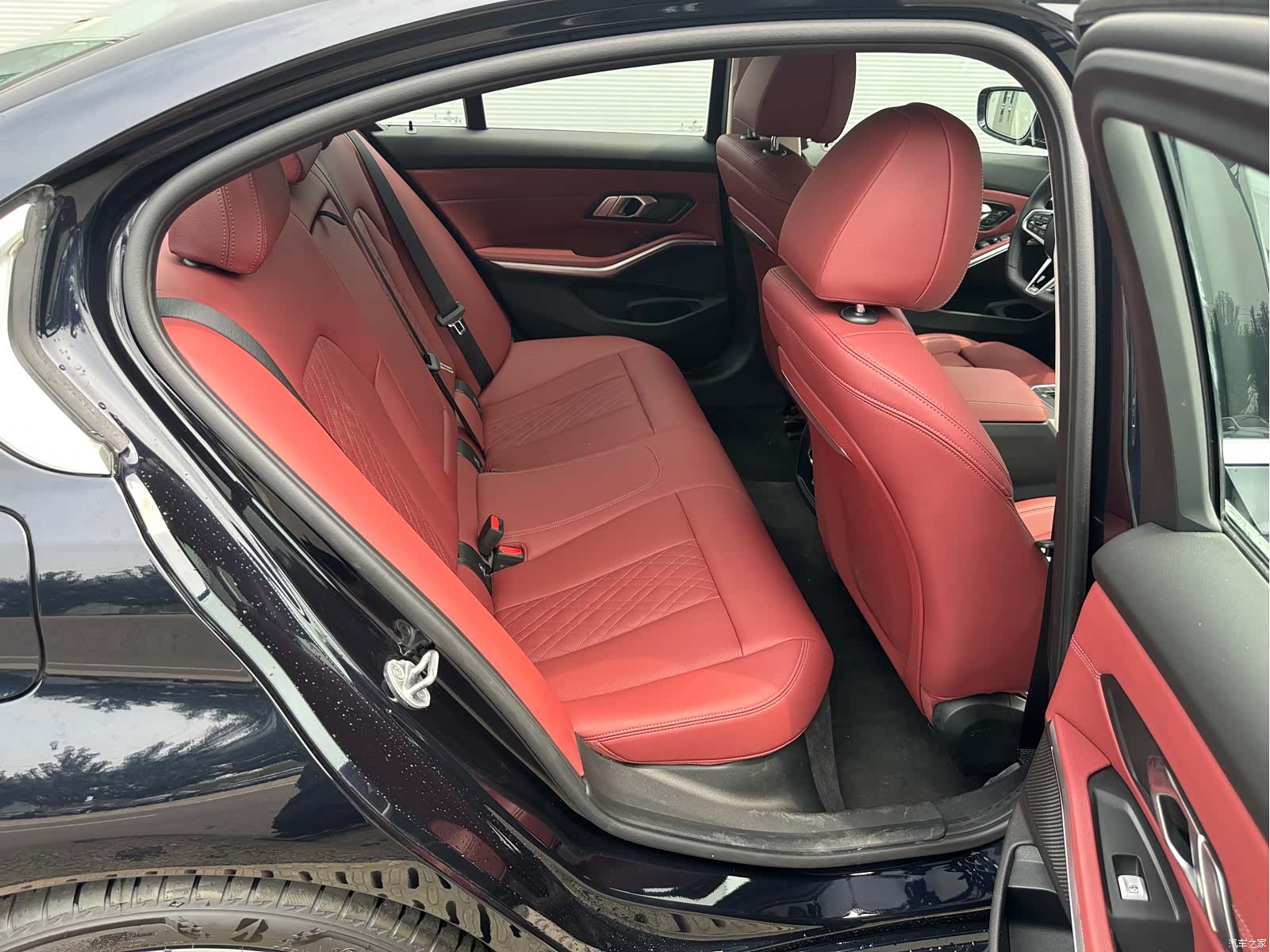 BMW 3 Series, 2025 8