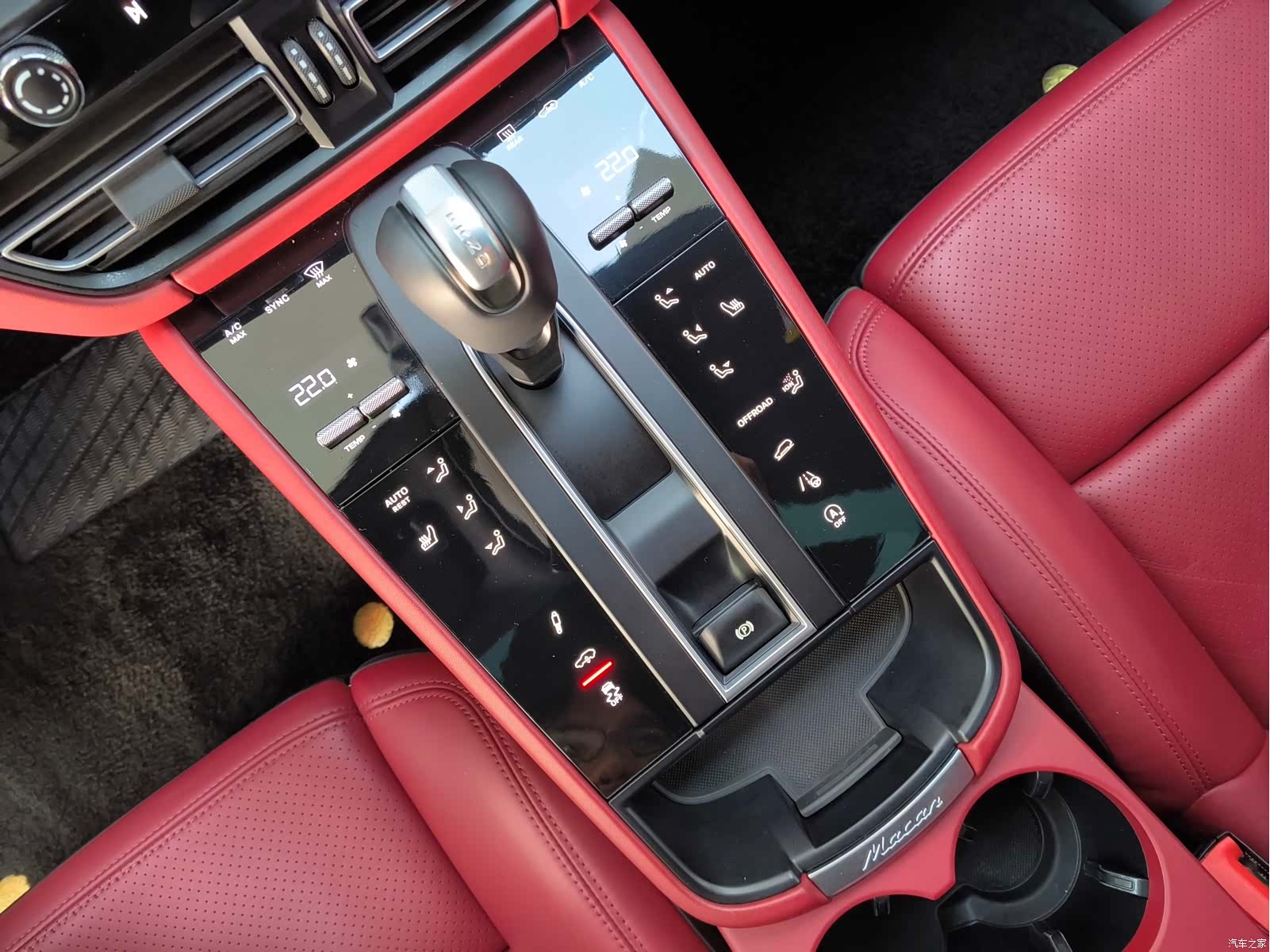 Porsche Macan, 2023 11