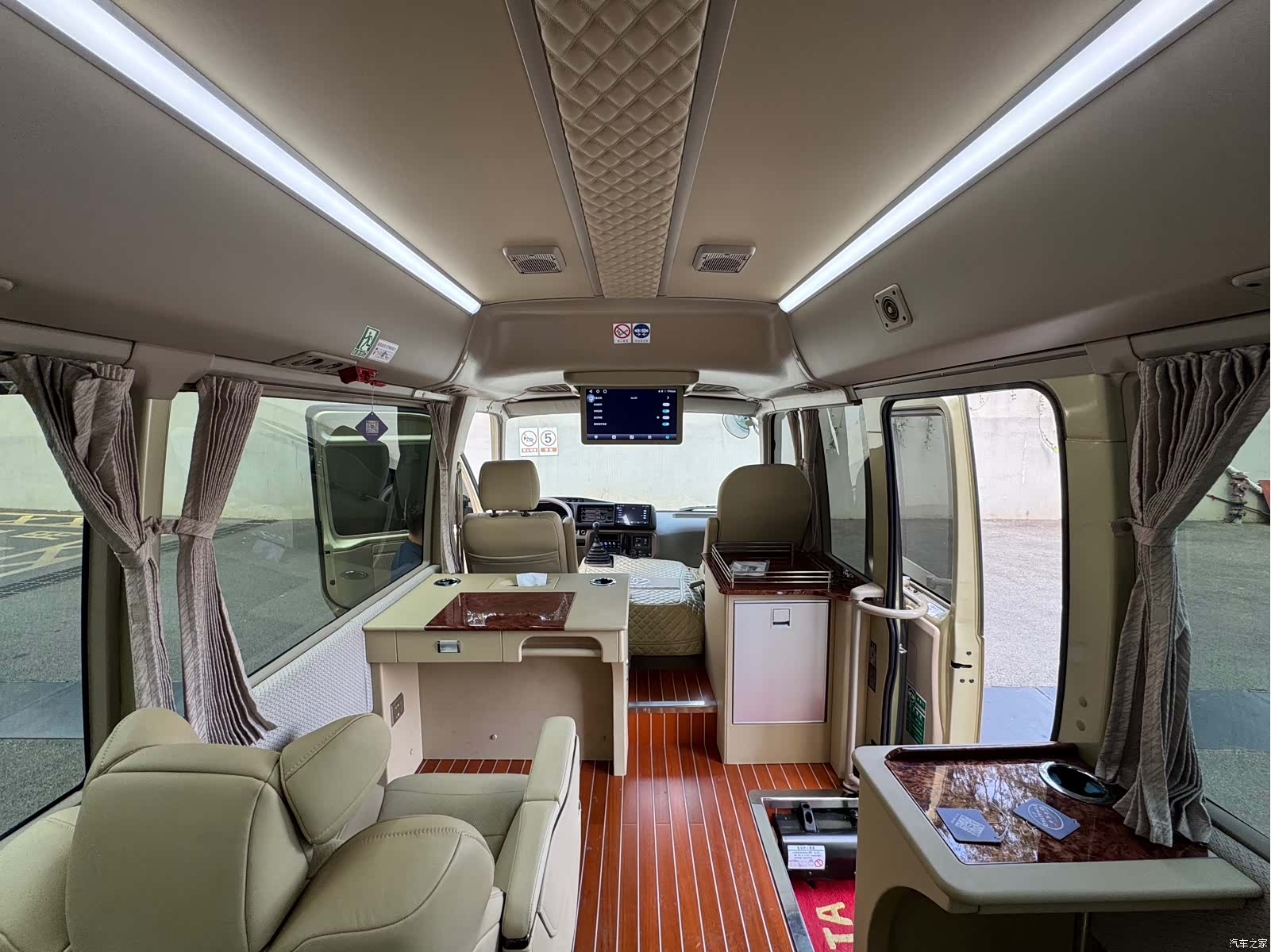 Toyota Coaster, 2023 42