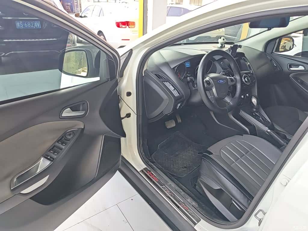 Ford Focus, 2014 16