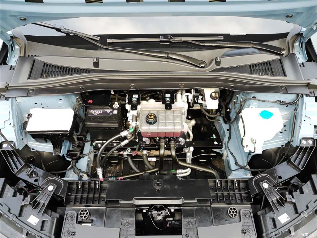 Leapmotor B01, 2025 25