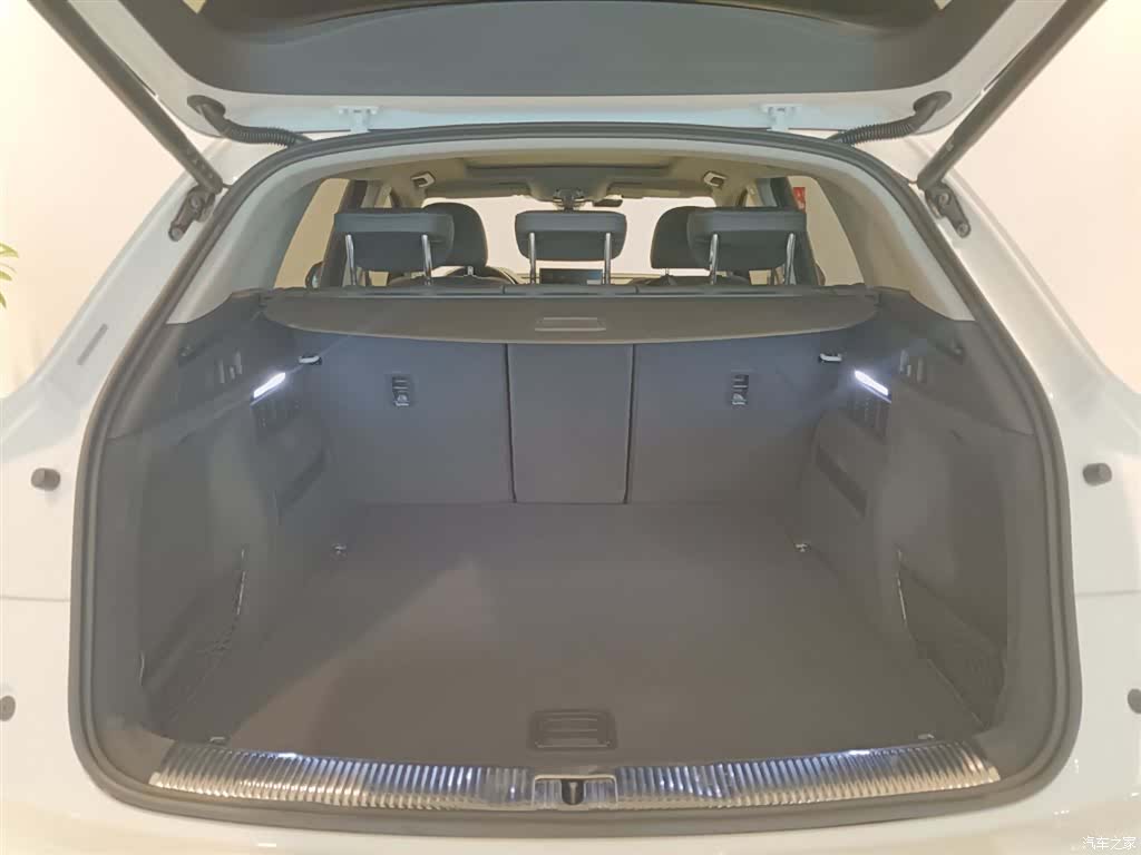 Audi Q5L, 2021 9