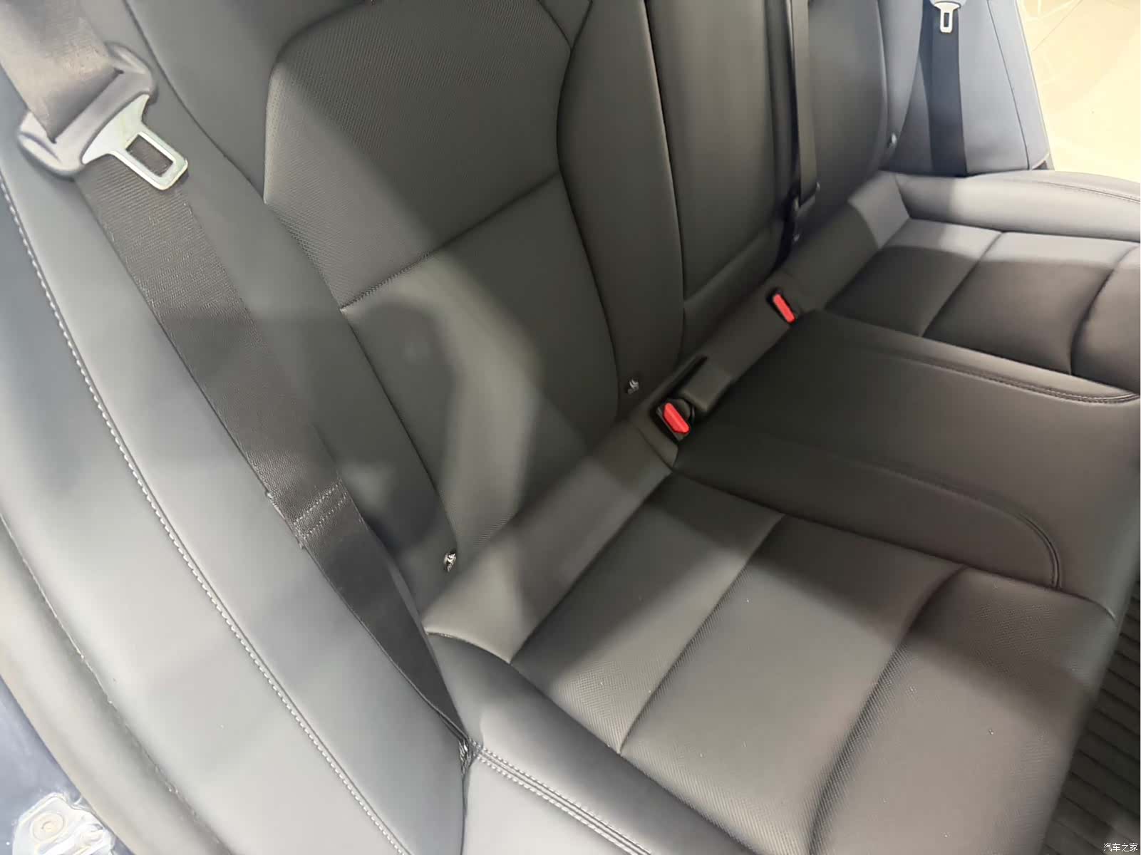 Tesla Model 3, 2025 18