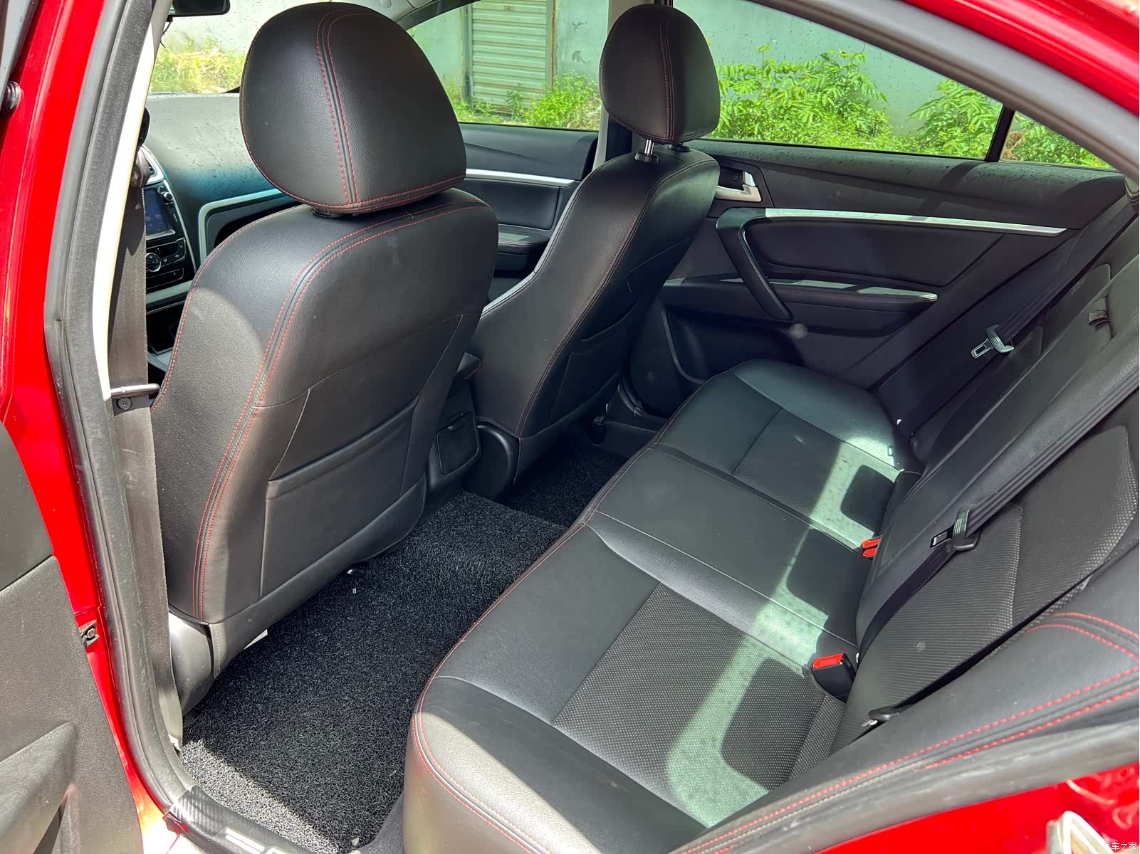 Geely Emgrand, 2015 4