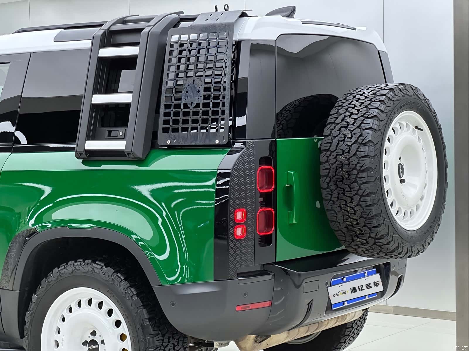 Land Rover Defender, 2023 11