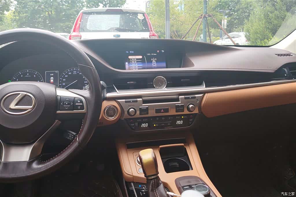 Lexus ES, 2017 13
