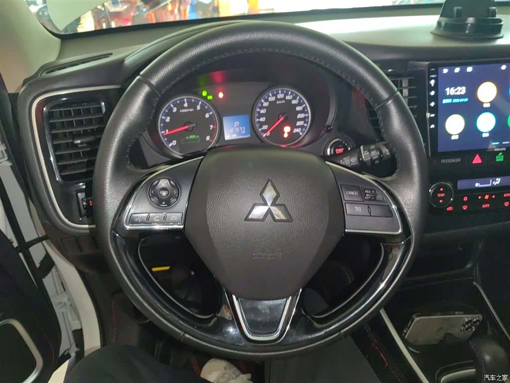 Mitsubishi Outlander, 2017 11