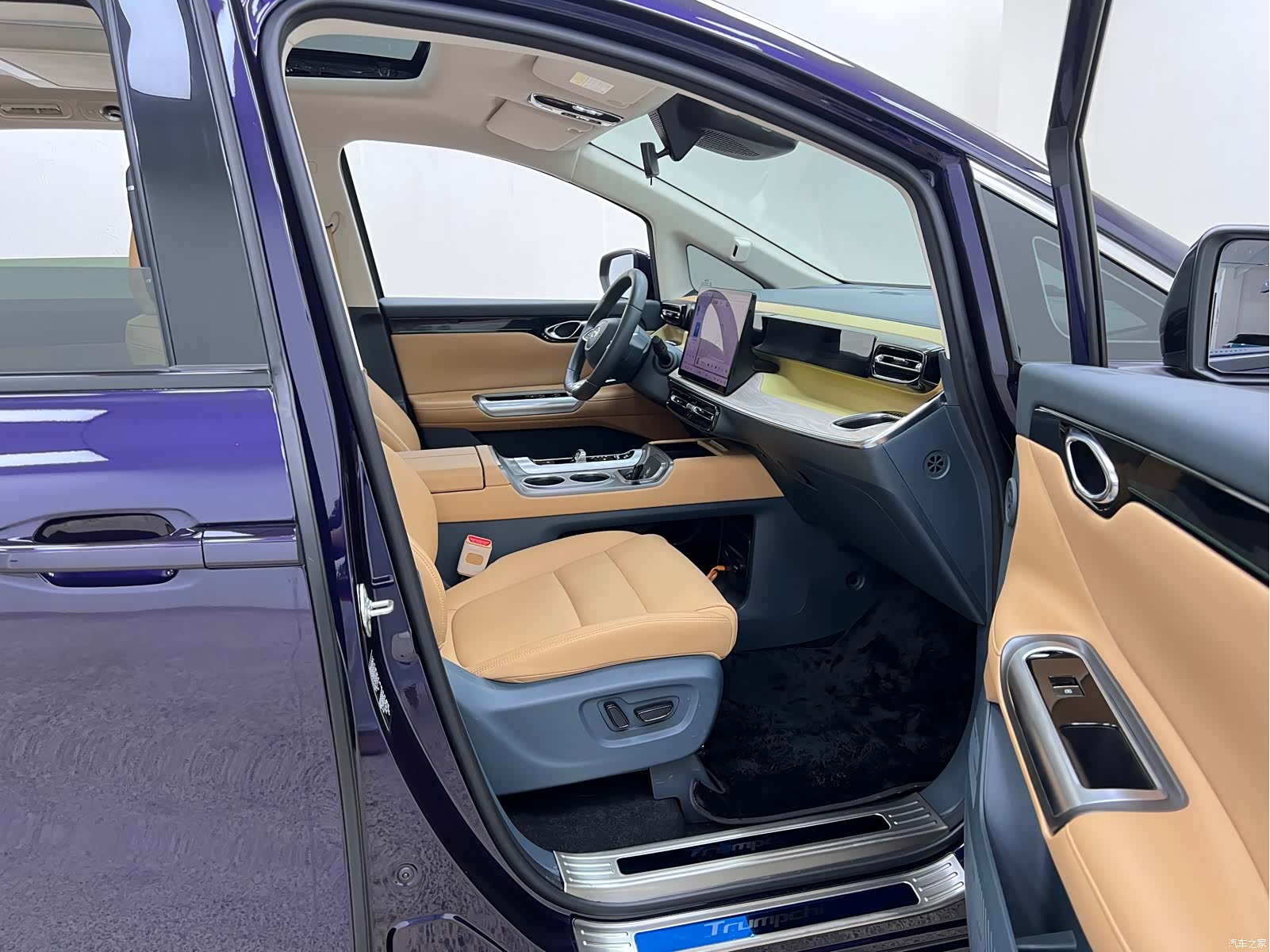 Trumpchi E8, 2023 32
