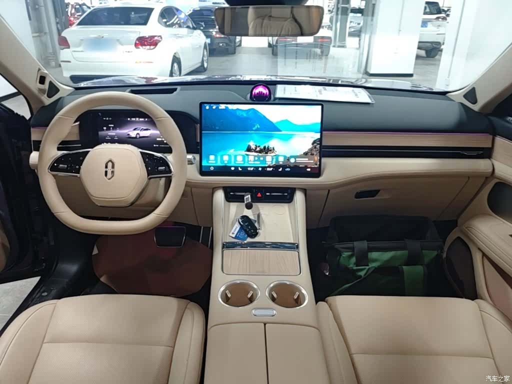 AITO M5, 2025 10