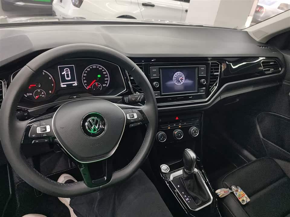 Volkswagen T-ROC exploring Songs