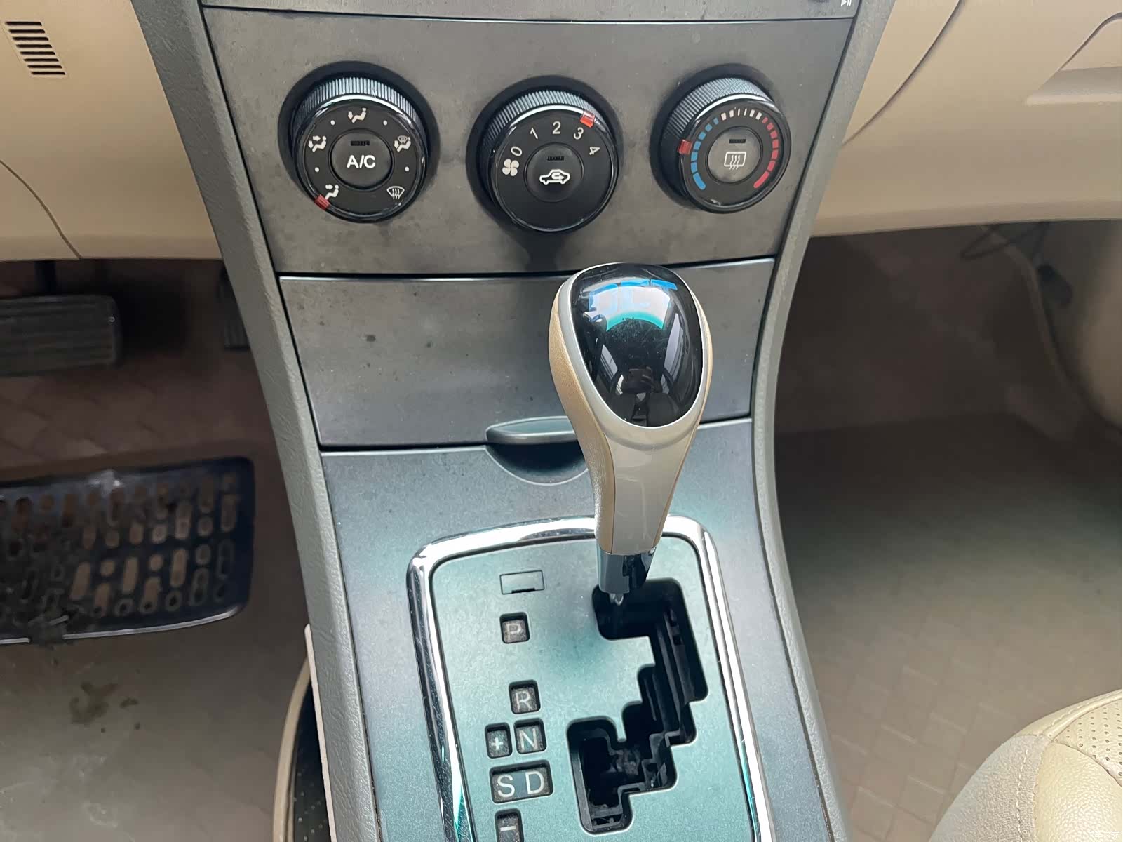 BYD L3, 2014 15