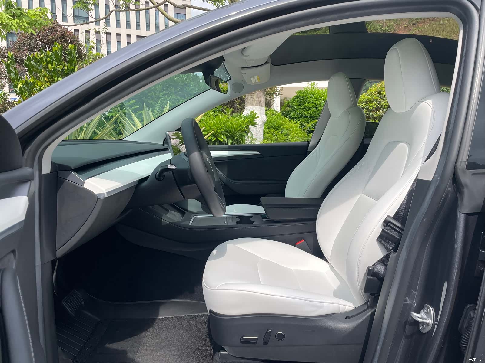 Tesla Model Y, 2023 7