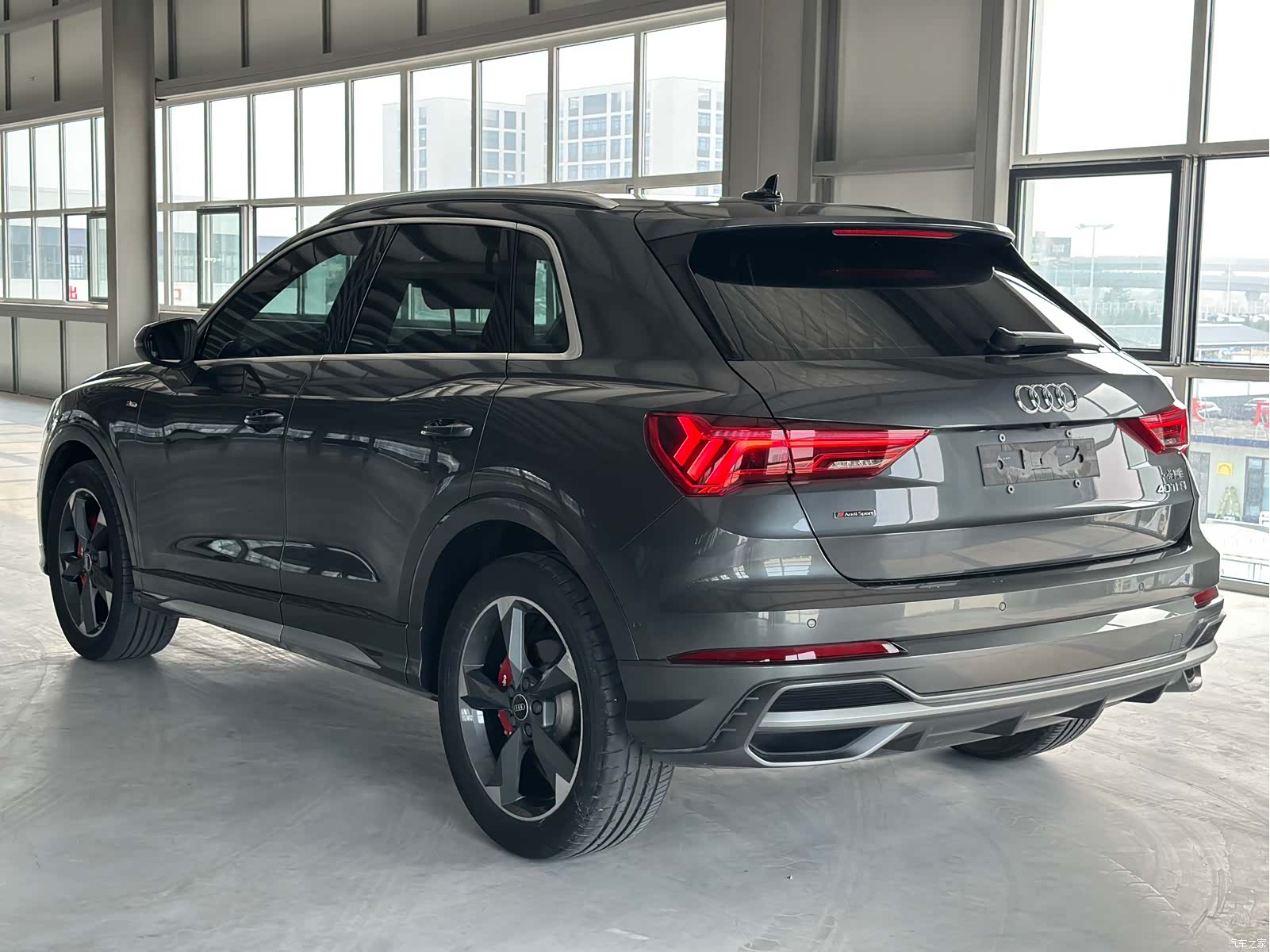 Audi Q3, 2022 11