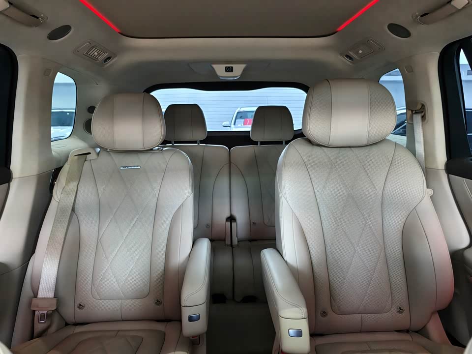 AITO Ask the world M9