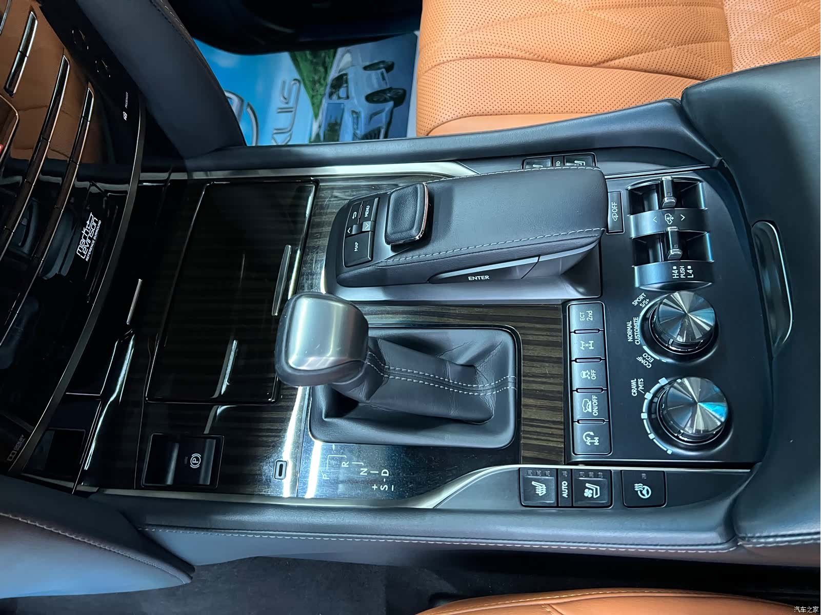 Lexus LX, 2019 17