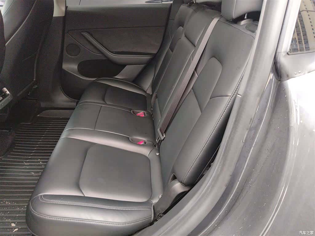Tesla Model Y, 2022 17